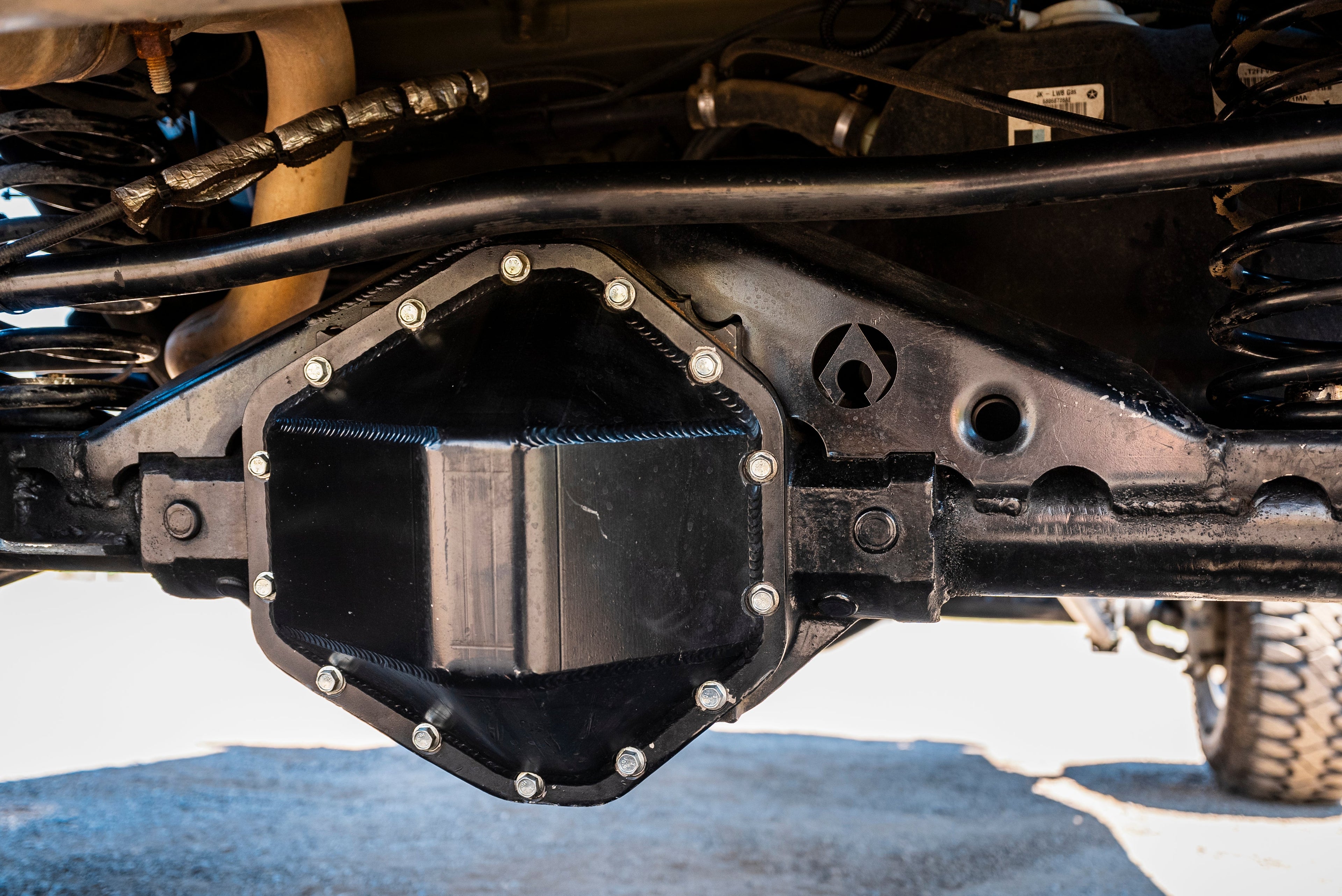 JK 1 TON - Kit de conversión de braguero de eje trasero APEX de 14 pernos