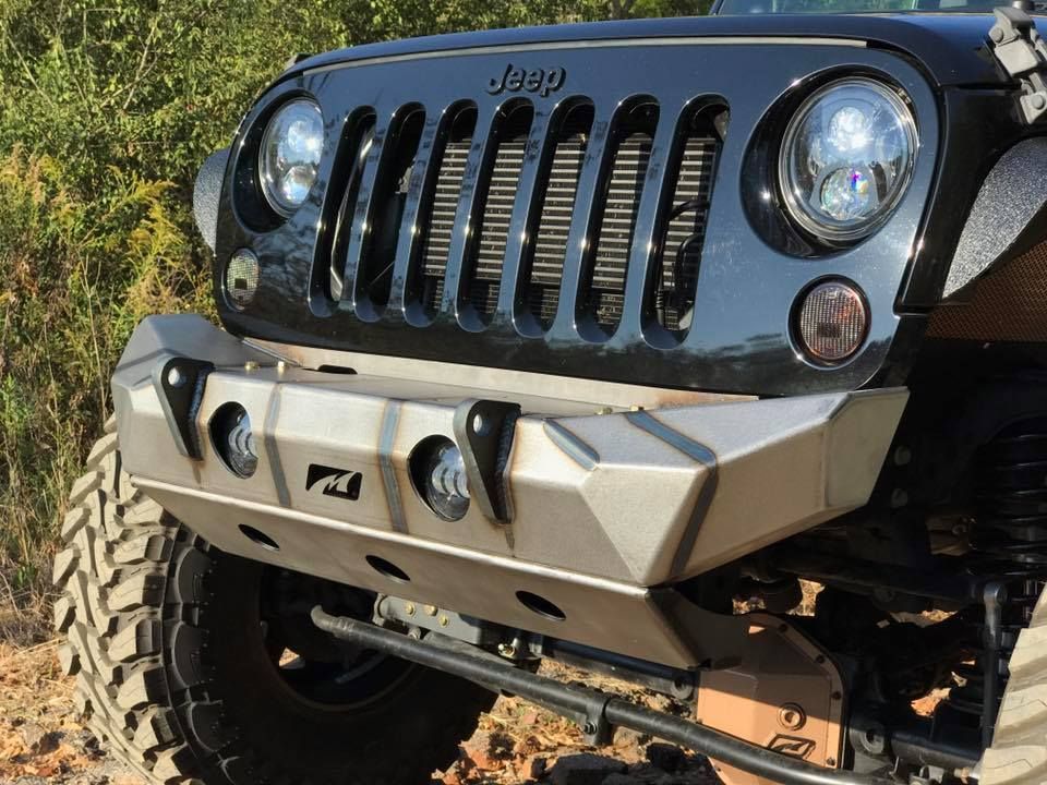 Defensa Delantera Motobilt Jeep Wrangler JK / JKU Hammer Con Montaje para Faros Antiniebla