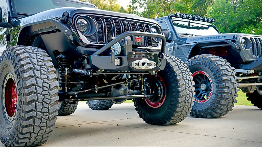 Parachoques cortado del chasis Motobilt Jeep Wrangler JK / JL / Gladiator JT Gladius con defensa de toro - compatible con WARN M8274
