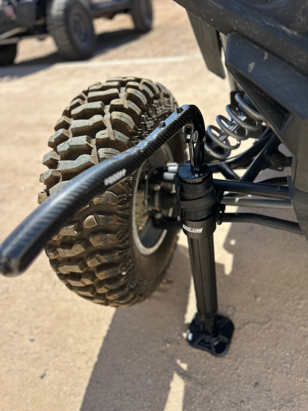 Gato hidráulico compacto Mojab CarbonPro con abrazaderas de montaje MLH de 40''