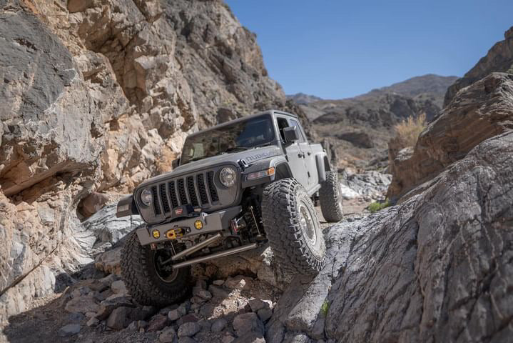 Parachoques delantero Motobilt Jeep Wrangler JL / Gladiator JT Crusher HD