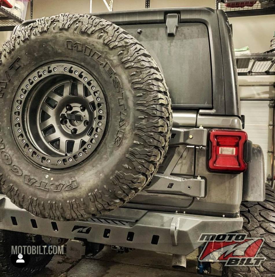 Parachoques trasero Crusher Motobilt para Jeep Wrangler JL con recorte para llanta de repuesto