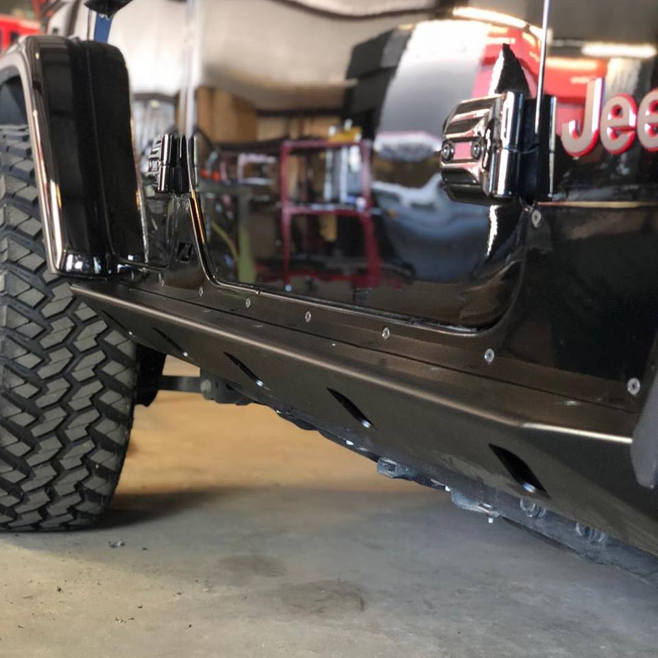 Crusher Rocker Guards w/ Step for Jeep JLU 4 Door