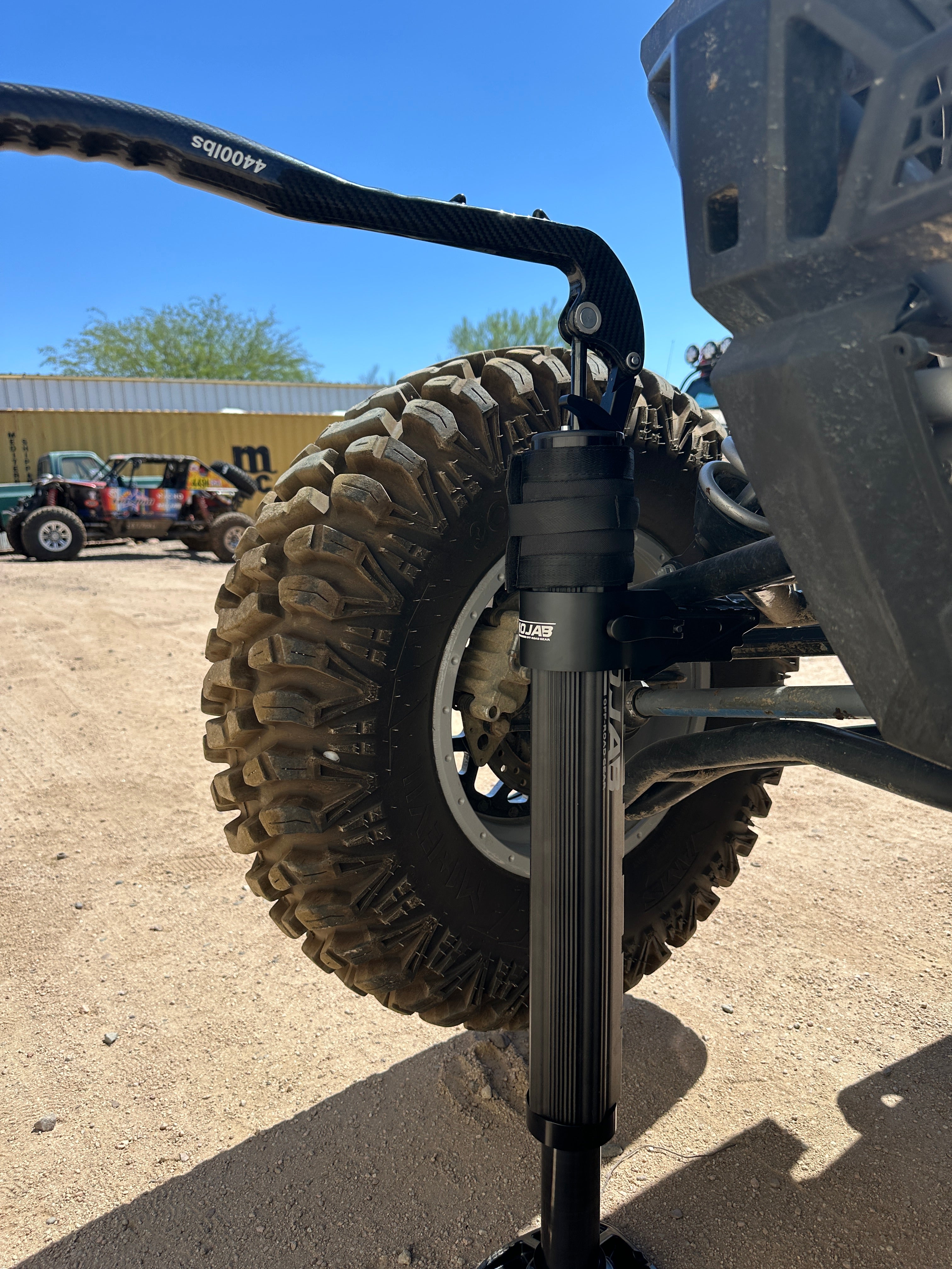 Gato hidráulico compacto Mojab CarbonPro con abrazaderas de montaje MLH de 40''