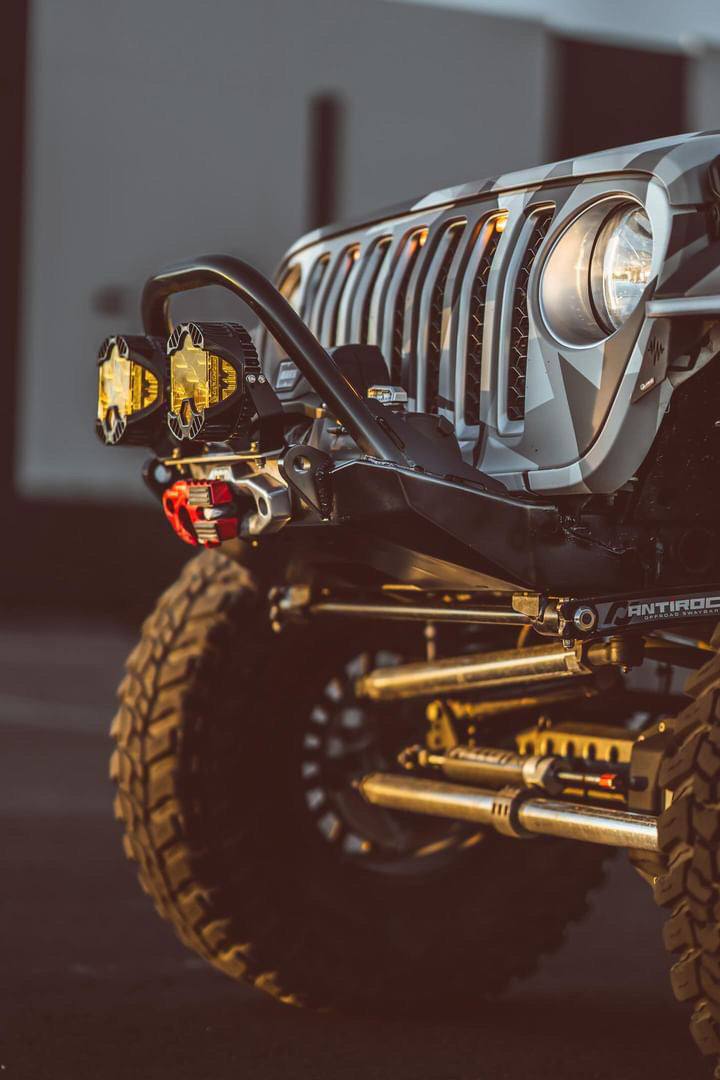 Parachoques delantero con barra protectora Motobilt Tomahawk Frame Chop para Jeep Wrangler JK, JL y Gladiator JT