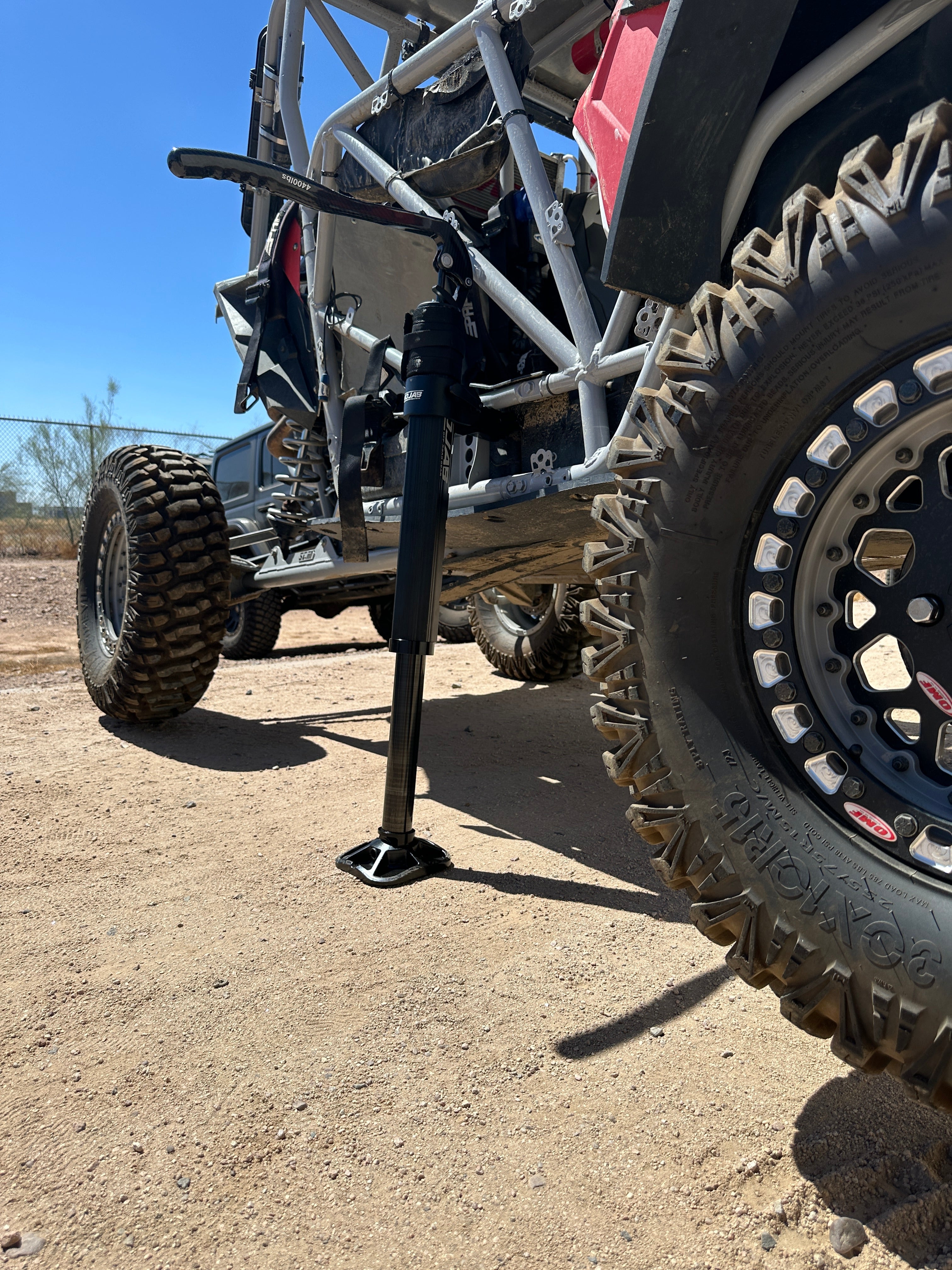 Gato hidráulico compacto Mojab CarbonPro con abrazaderas de montaje MLH de 40''