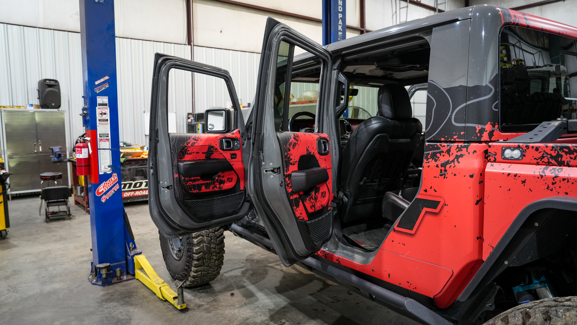 MotoSkinz - Interior Door Graphics for Jeep JLU / JT