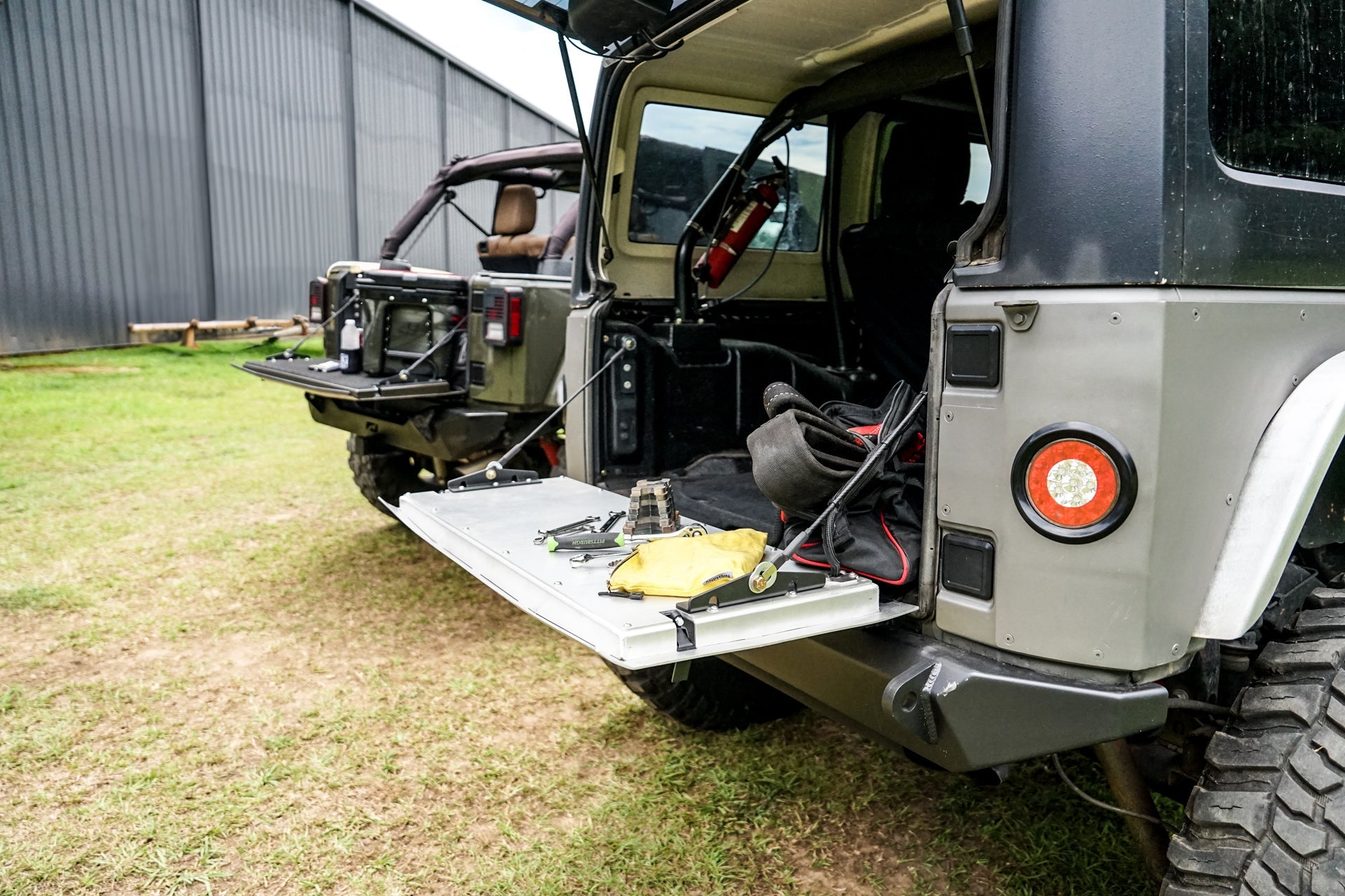 Portón trasero abatible para Jeep JK/JKU