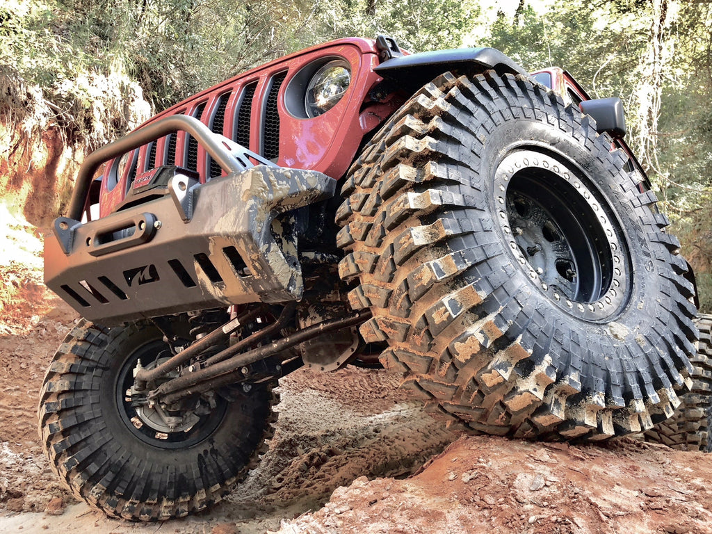 Defensa delantera Motobilt Jeep Wrangler JL / Gladiator JT Crusher con barra protectora