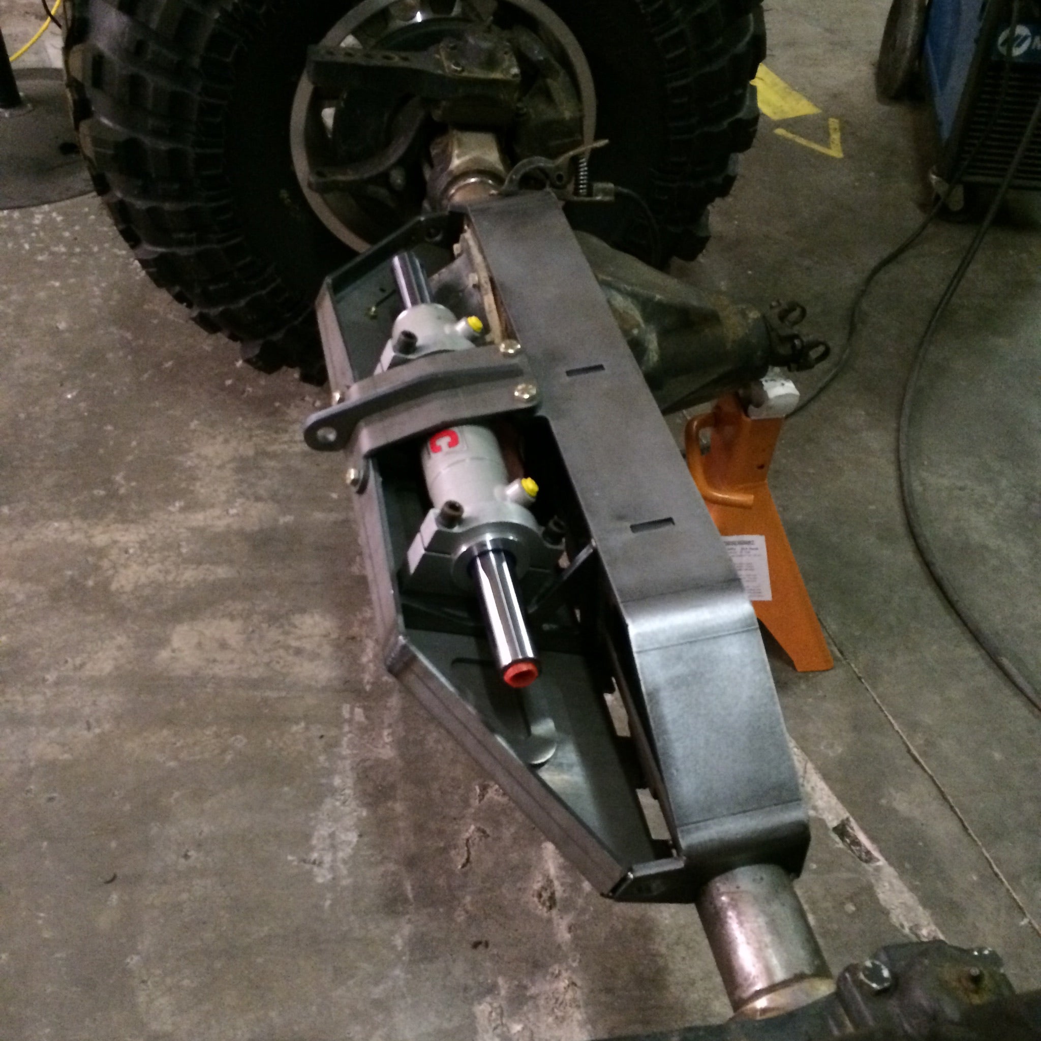 Refuerzo de eje delantero/Soporte para ariete de dirección Dana 60 Chevy