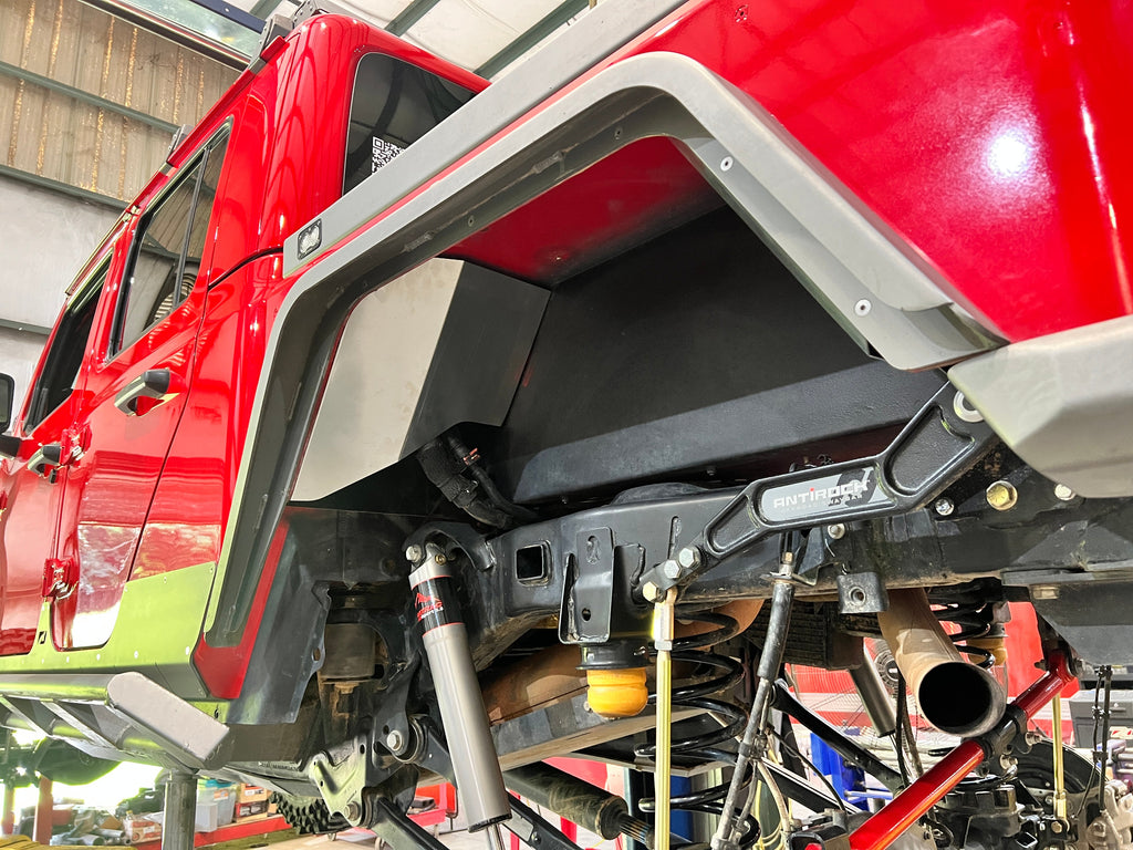 Motobilt Jeep Gladiator JT Cama Cortada Guardabarros Interiores Traseros de Aluminio