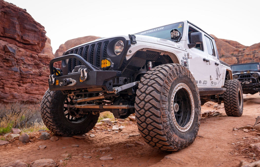 Defensa delantera Motobilt Jeep Wrangler JL Gladiator JT Crusher HD con barra tubular
