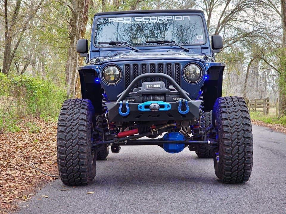 Defensa Delantera Motobilt Crusher con Barra Antivuelco para Jeep Wrangler YJ / TJ / LJ