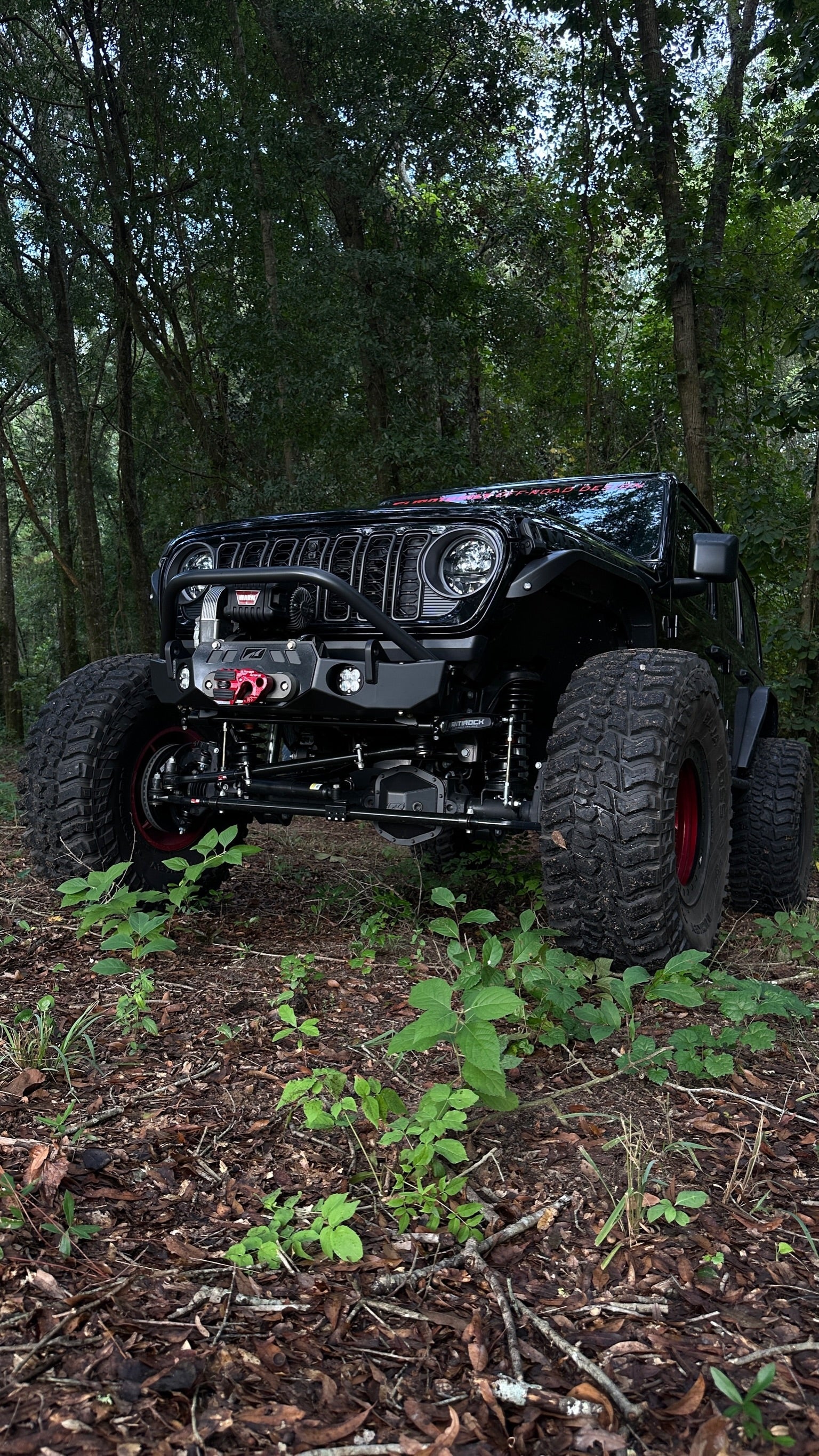 Parachoques cortado del chasis Motobilt Jeep Wrangler JK / JL / Gladiator JT Gladius con defensa de toro - compatible con WARN M8274