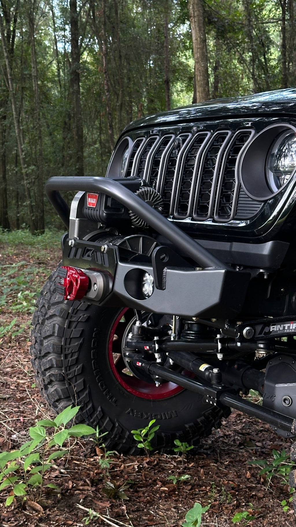 Parachoques cortado del chasis Motobilt Jeep Wrangler JK / JL / Gladiator JT Gladius con defensa de toro - compatible con WARN M8274