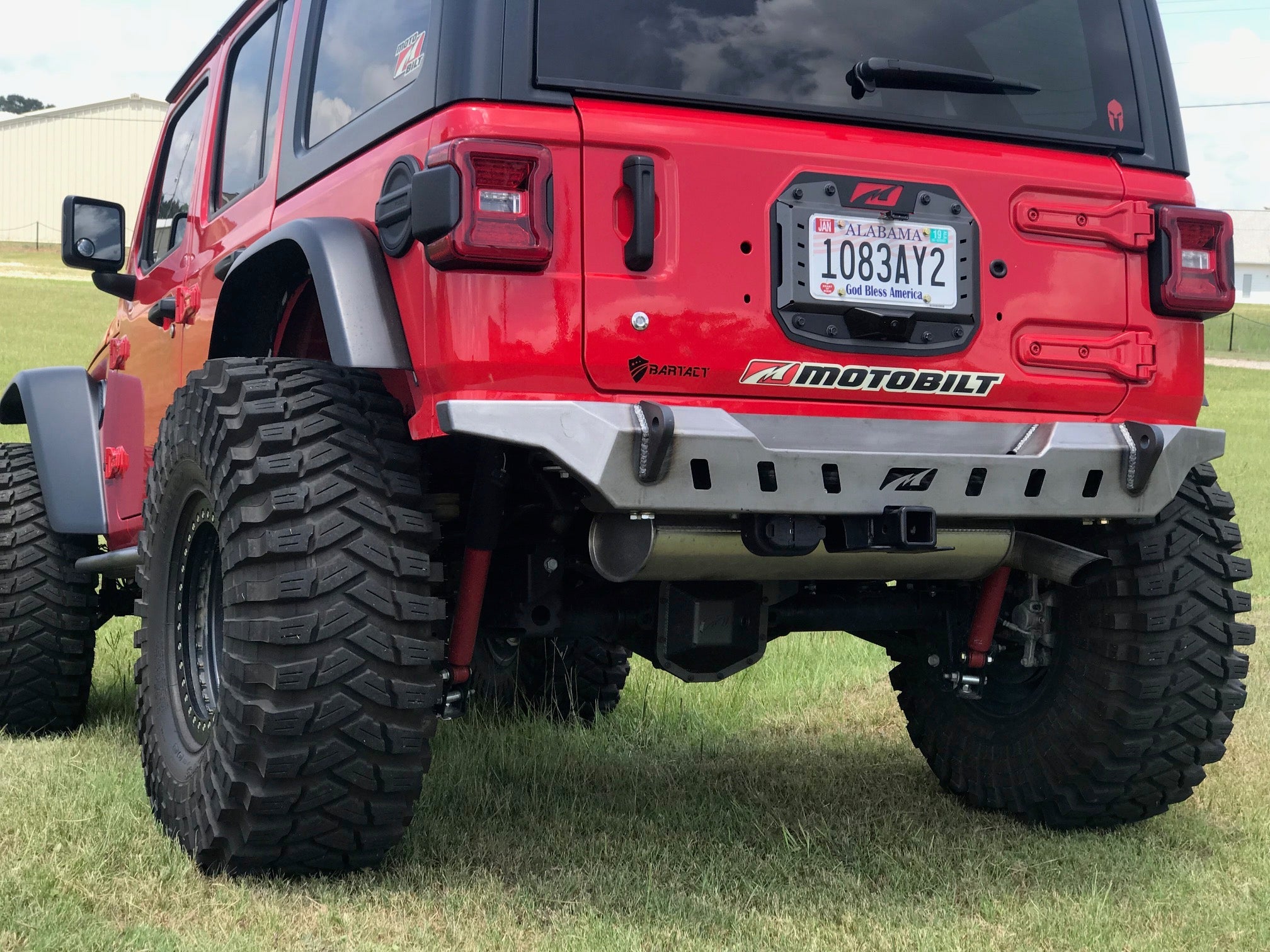 Parachoques trasero Crusher Motobilt para Jeep Wrangler JL con recorte para llanta de repuesto