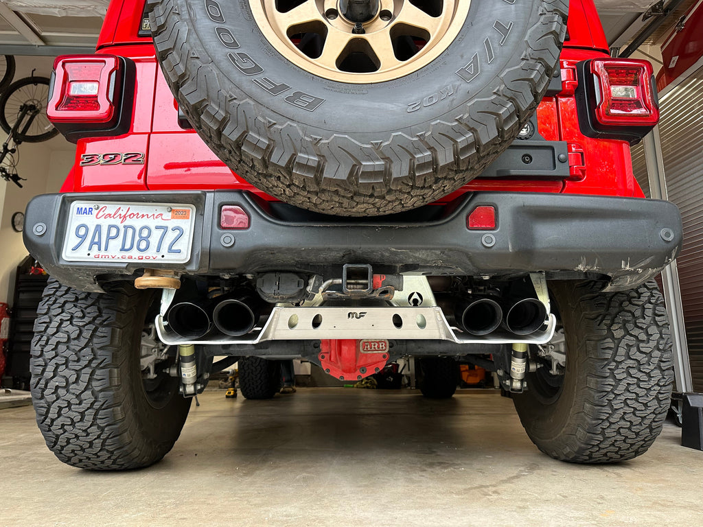 JLU MAGNAFLOW MUFFLER & TIP SKID - 4 puertas 392 HEMI ALUMINIO