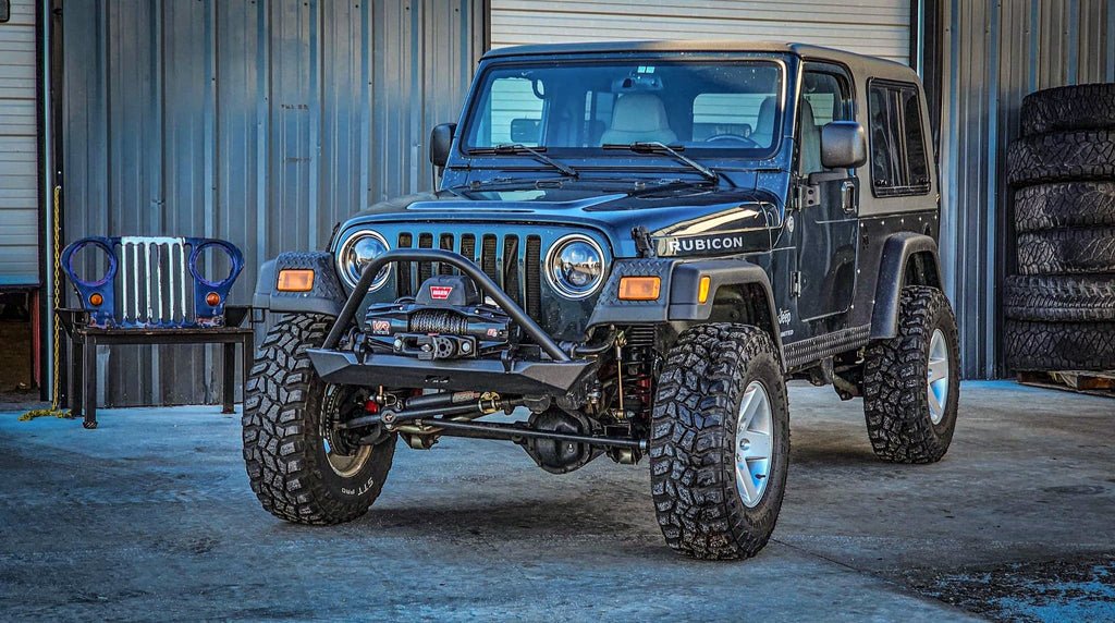 Defensa delantera de ancho medio Motobilt Jeep Wrangler YJ / TJ / LJ con stinger