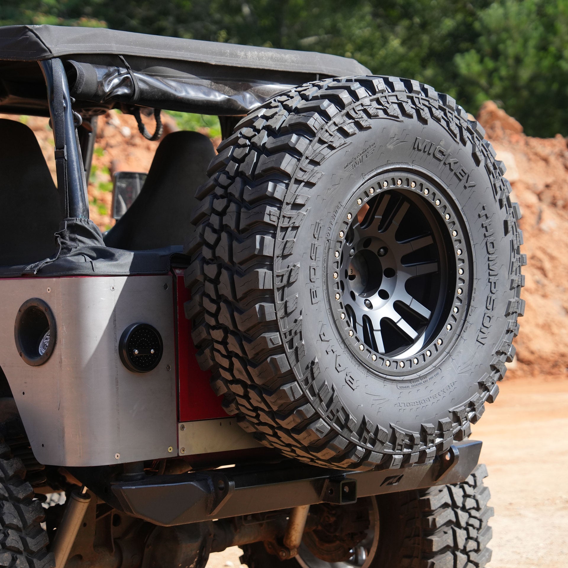 Body Mount Tire Carrier for Jeep YJ / TJ / LJ - 8 x 170mm