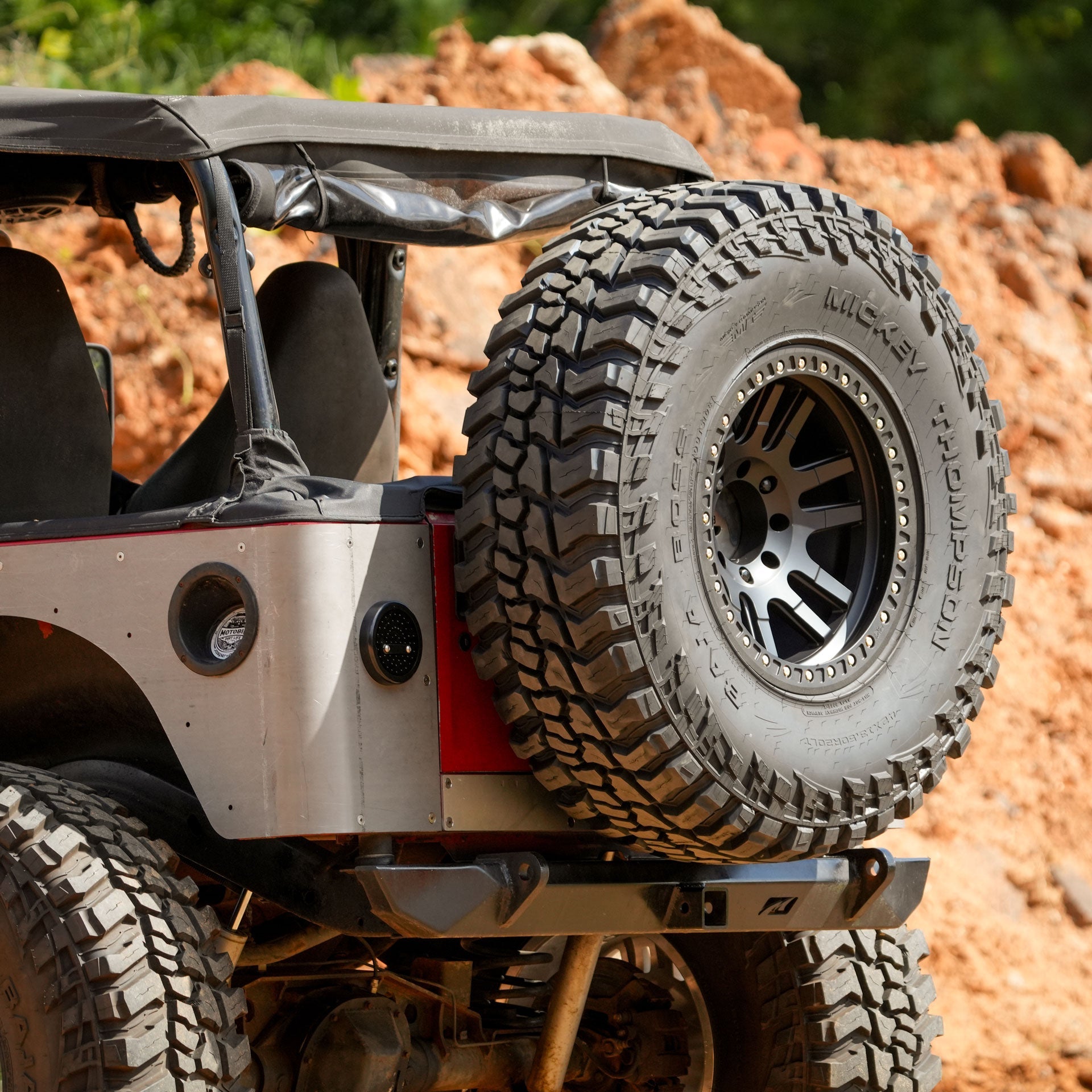 Body Mount Tire Carrier for Jeep YJ / TJ / LJ - 8 x 170mm