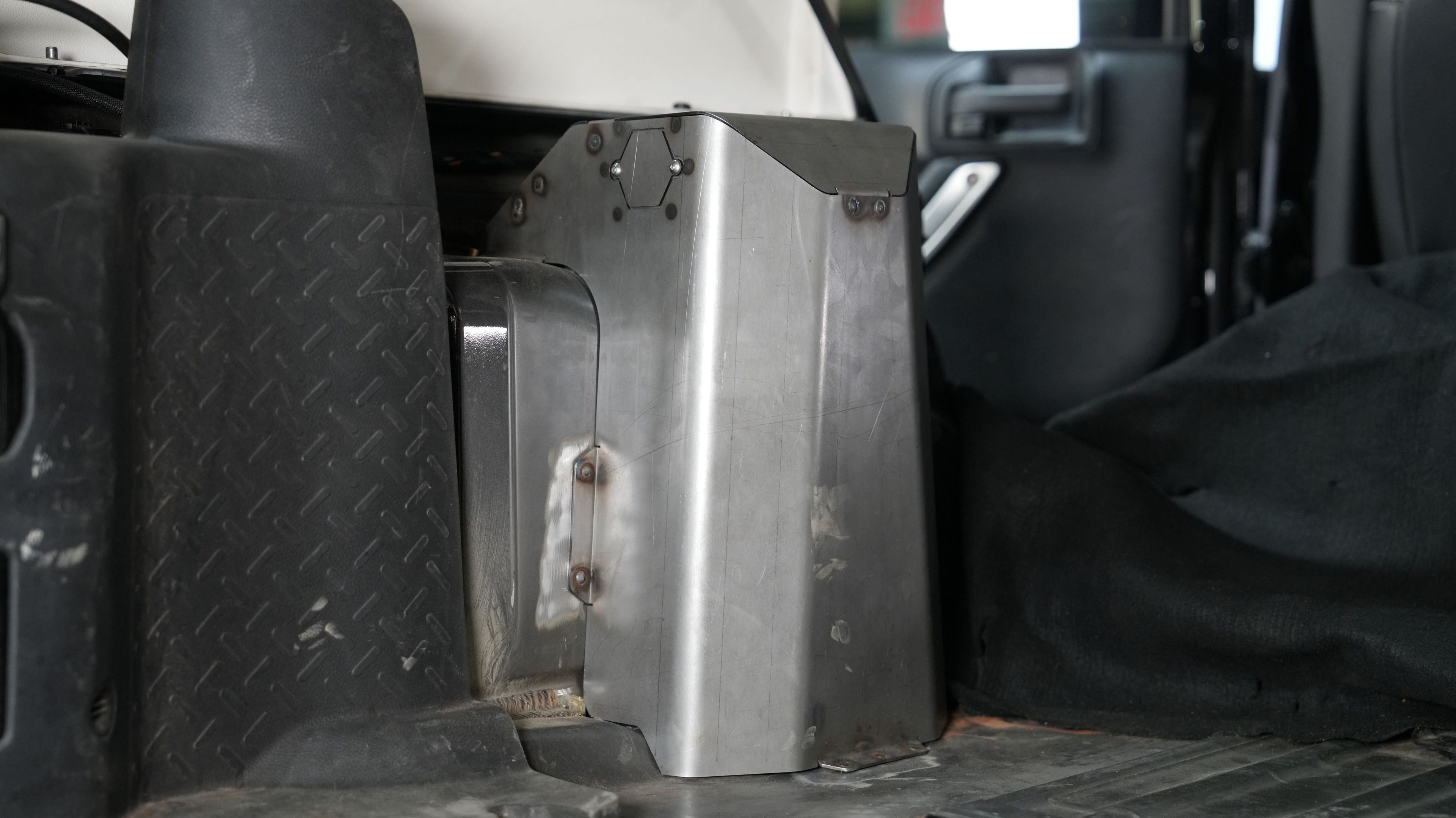 Tower Covers for Rear Coilover Mounts for Jeep JKU - MB1554