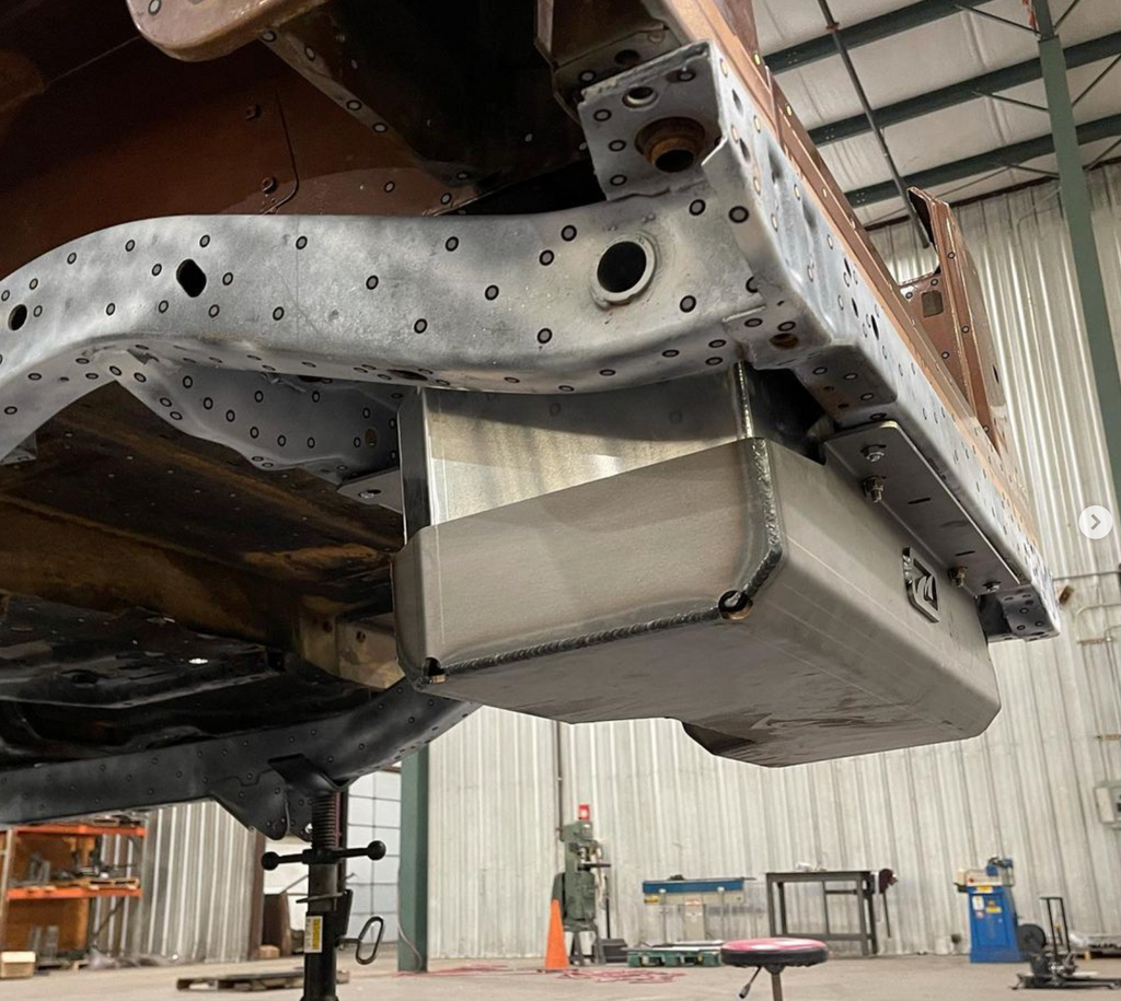 Tanque Trasero de Expansión y Placa Protectora para Jeep YJ