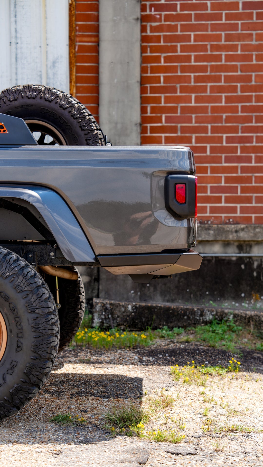 Parachoque trasero Tomahawk de alto despeje para Jeep JT