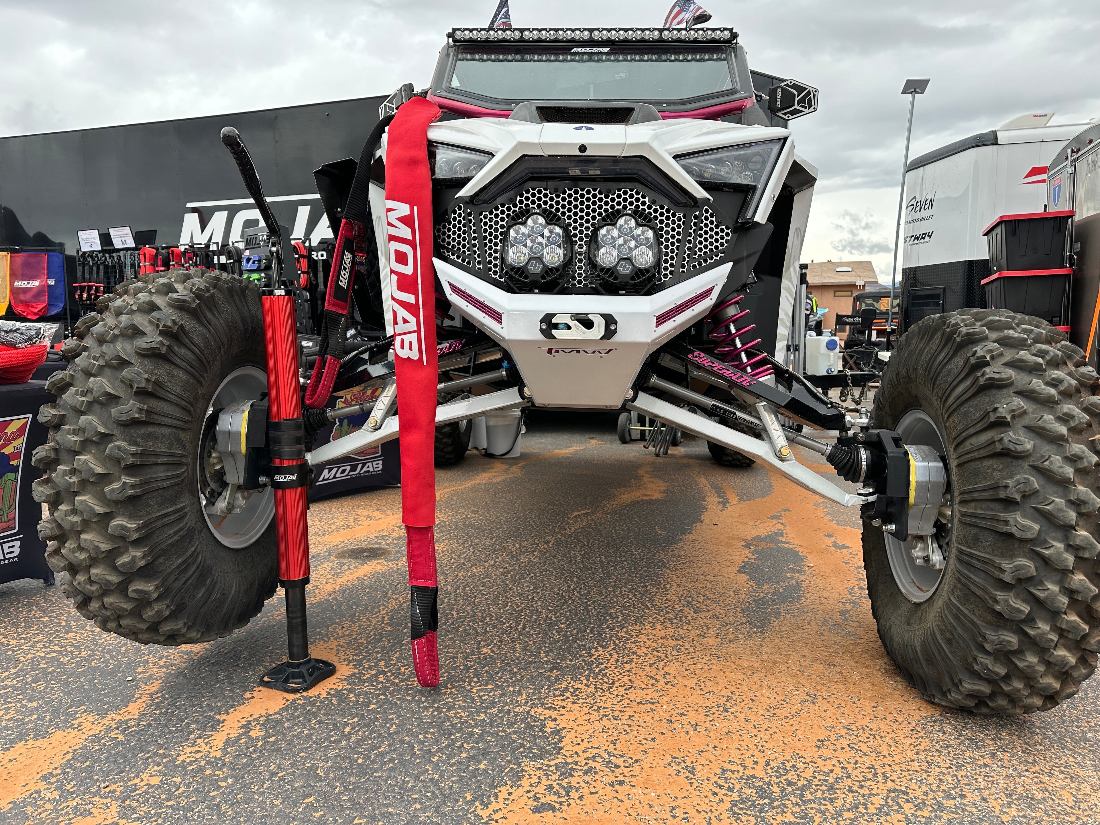 Gato hidráulico compacto Mojab CarbonPro con abrazaderas de montaje MLH de 40''