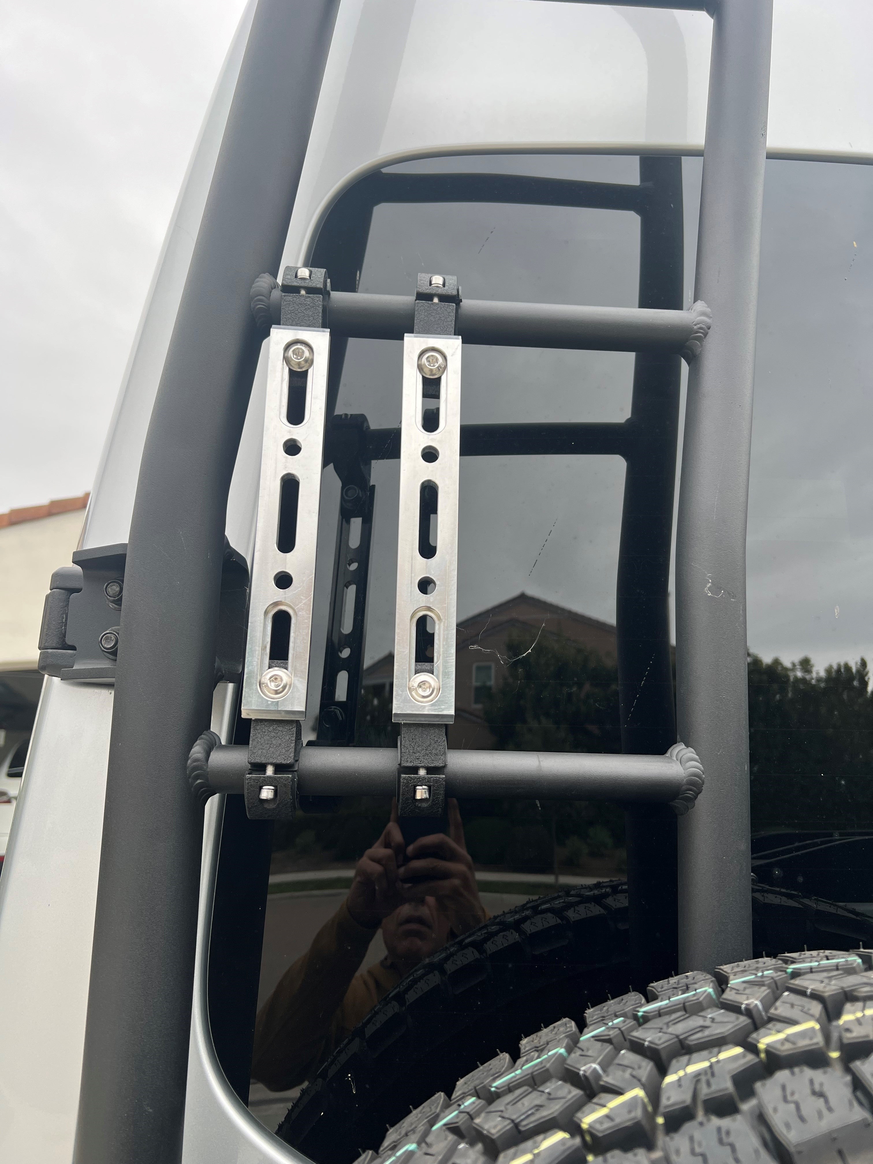 Power Tank Ladder Cross-Bar Mount for Propane and CO2 Power Tanks
