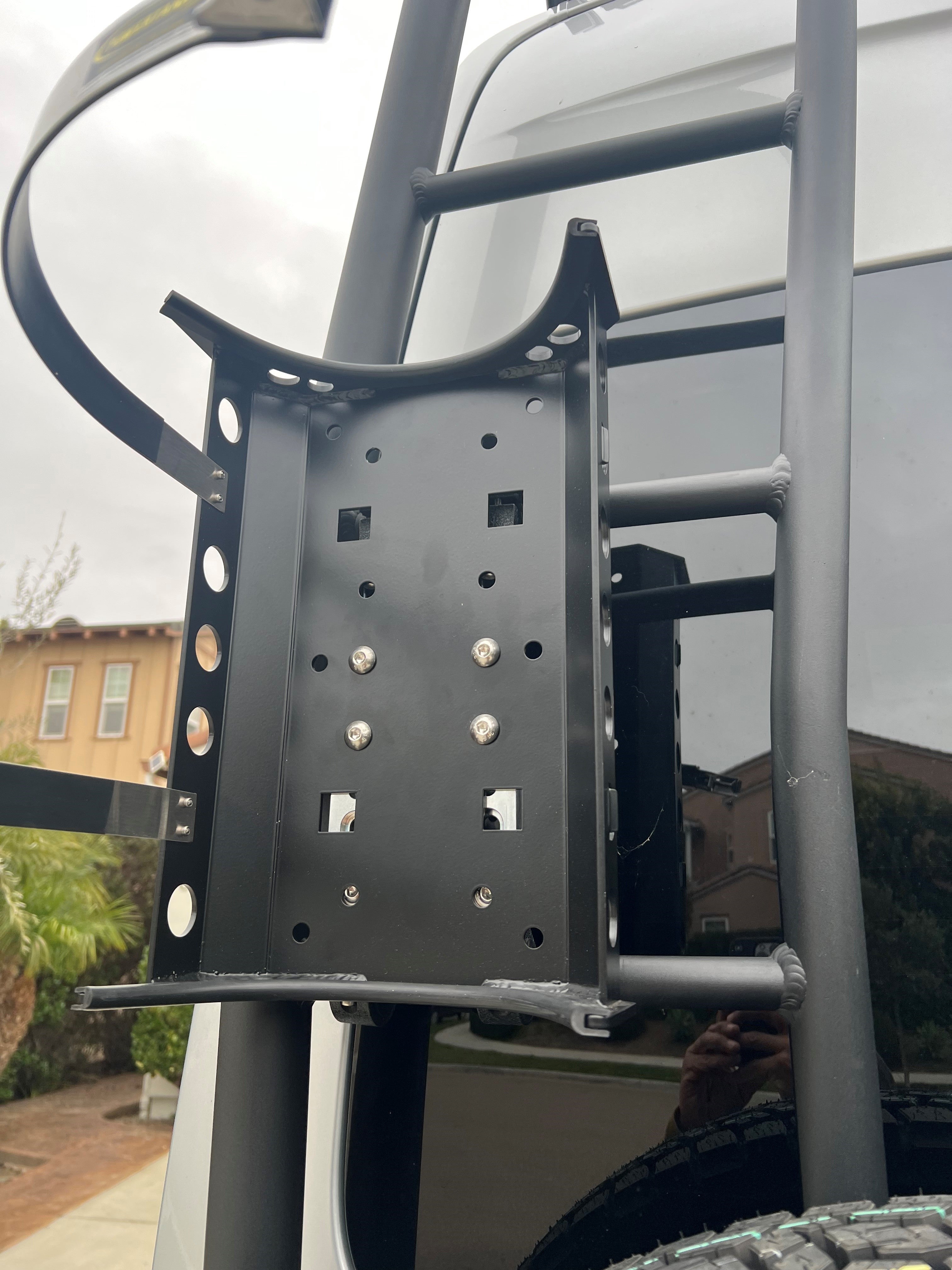 Power Tank Ladder Cross-Bar Mount for Propane and CO2 Power Tanks
