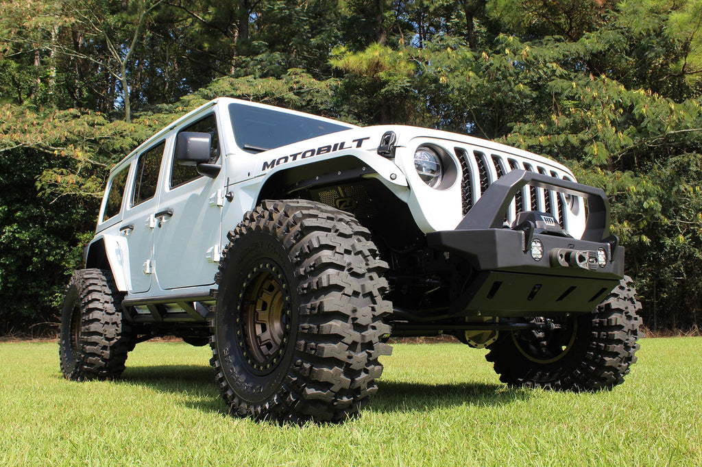 Parachoques delantero Motobilt Jeep Wrangler JL / Gladiator JT Crusher HD con barra protectora y placa protectora