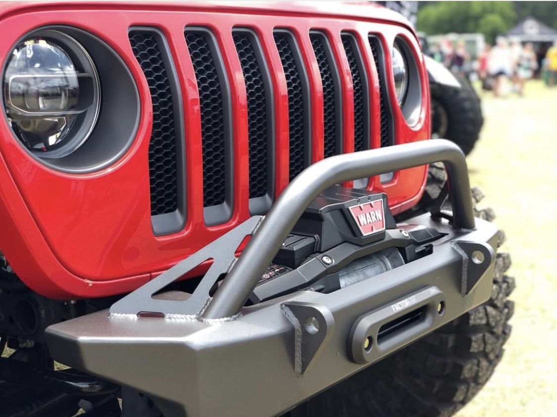 Defensa delantera Motobilt Jeep Wrangler JL / Gladiator JT Crusher con barra protectora