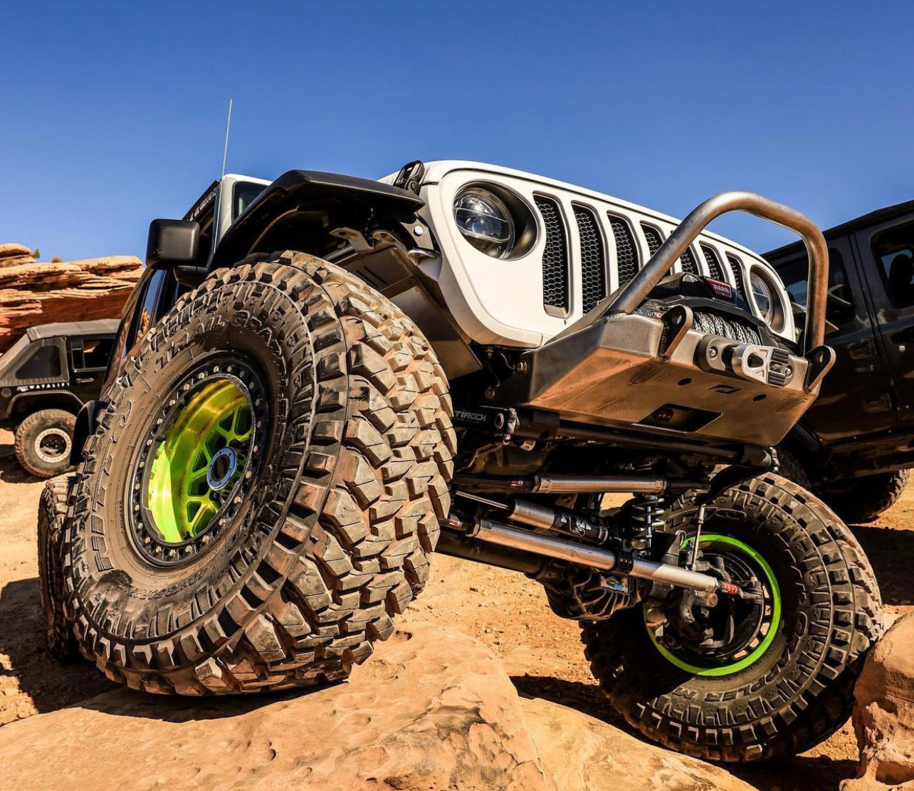 Parachoques delantero con barra protectora Motobilt Tomahawk Frame Chop para Jeep Wrangler JK, JL y Gladiator JT
