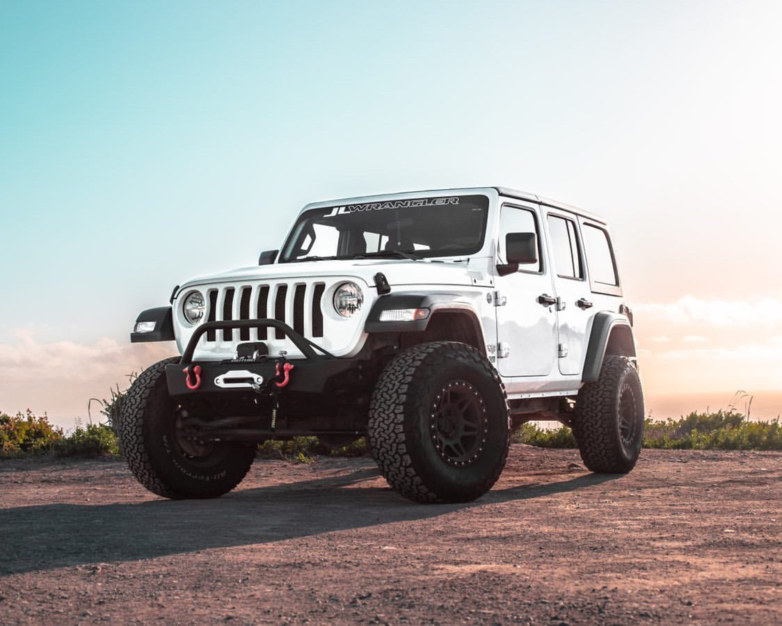 Defensa delantera Motobilt Jeep Wrangler JL / Gladiator JT Crusher con barra protectora