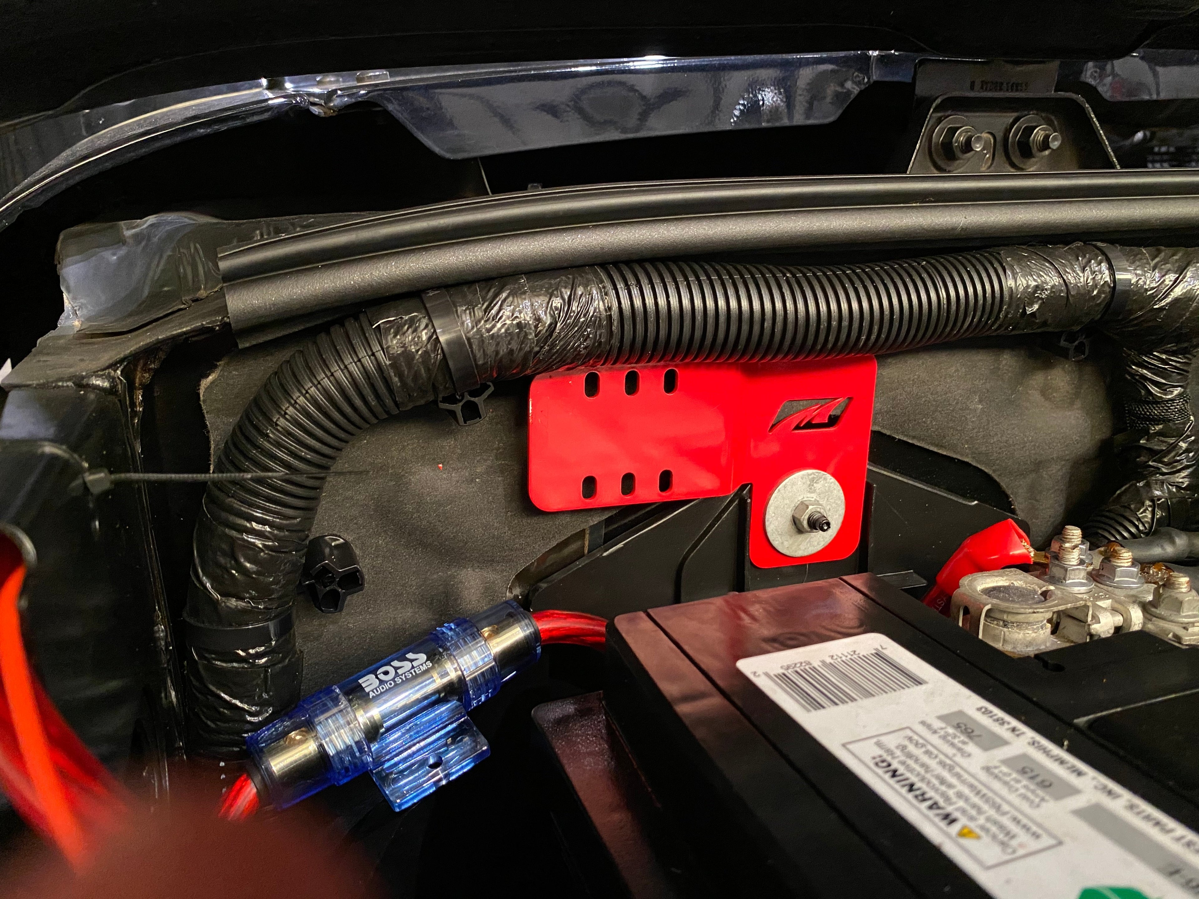 Montaje del fusible del amplificador para Jeep JK / JKU