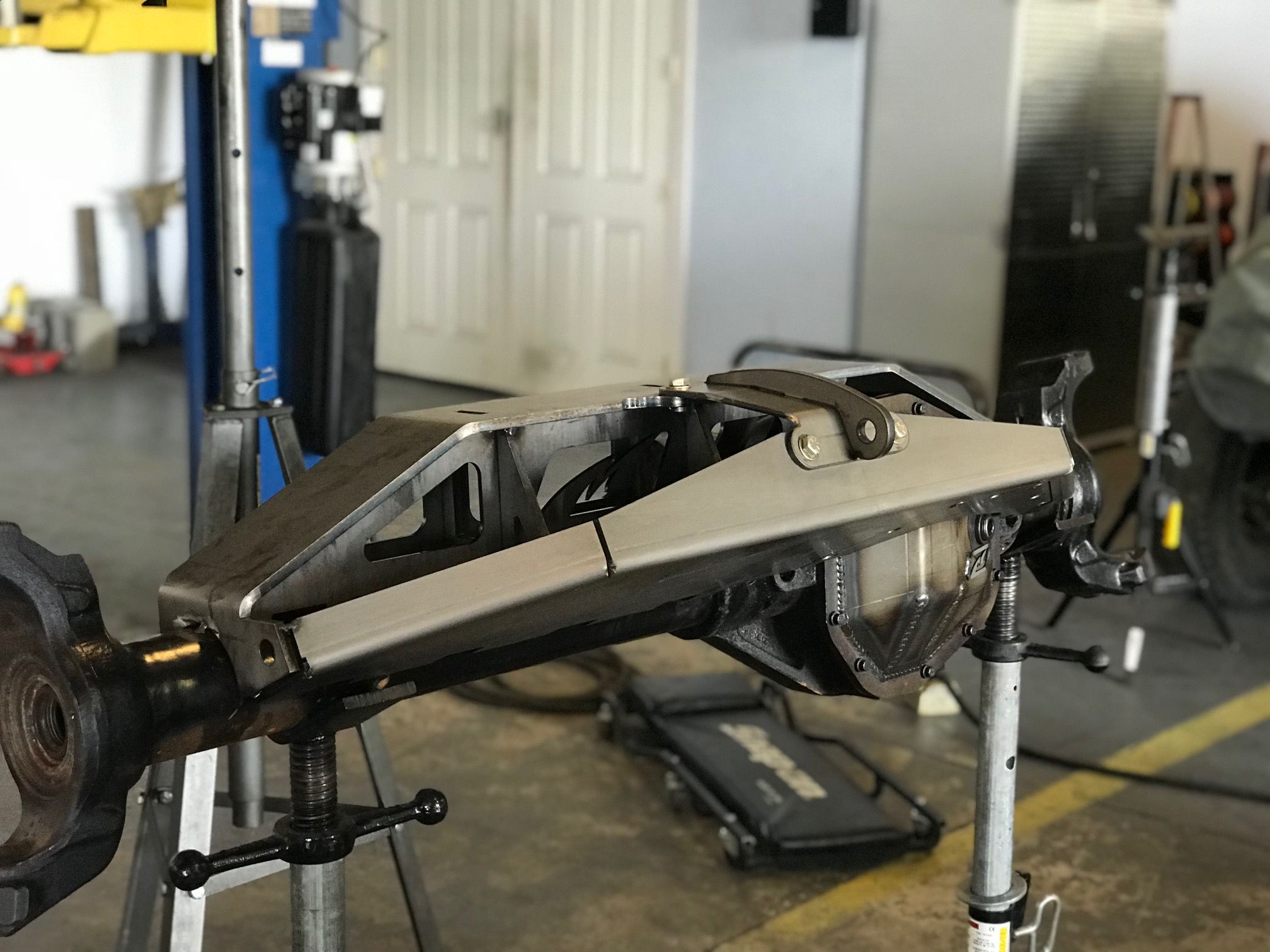Soporte de eje/montaje de ariete de dirección Super Duty Dana 60 05 en adelante