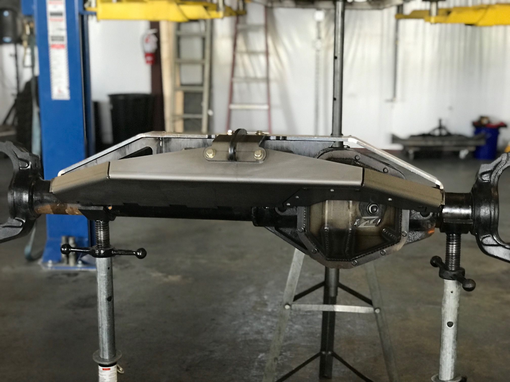 Soporte de eje/montaje de ariete de dirección Super Duty Dana 60 05 en adelante