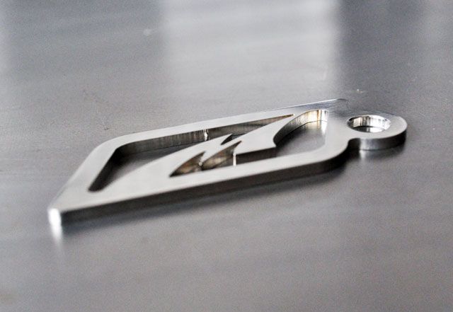 Llavero de acero inoxidable Motobilt de 2-7/8" x 1"