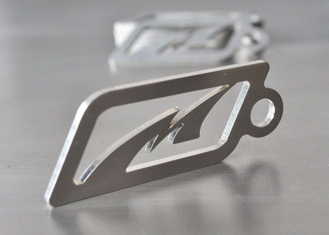Llavero de acero inoxidable Motobilt de 2-7/8" x 1"